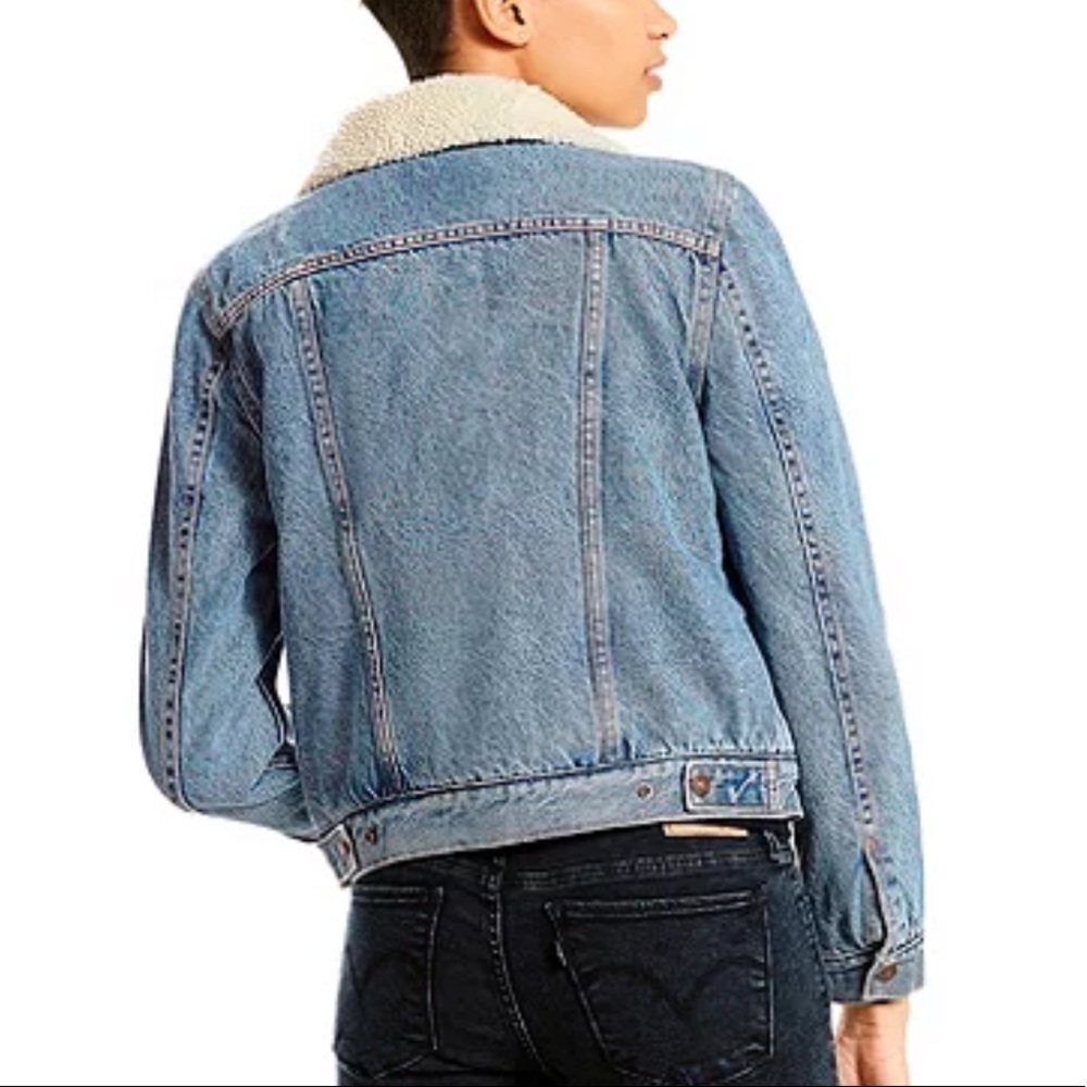 LEVI'S Women's Original Sherpa Trucker Jean Jacket - Picture 2 of 8